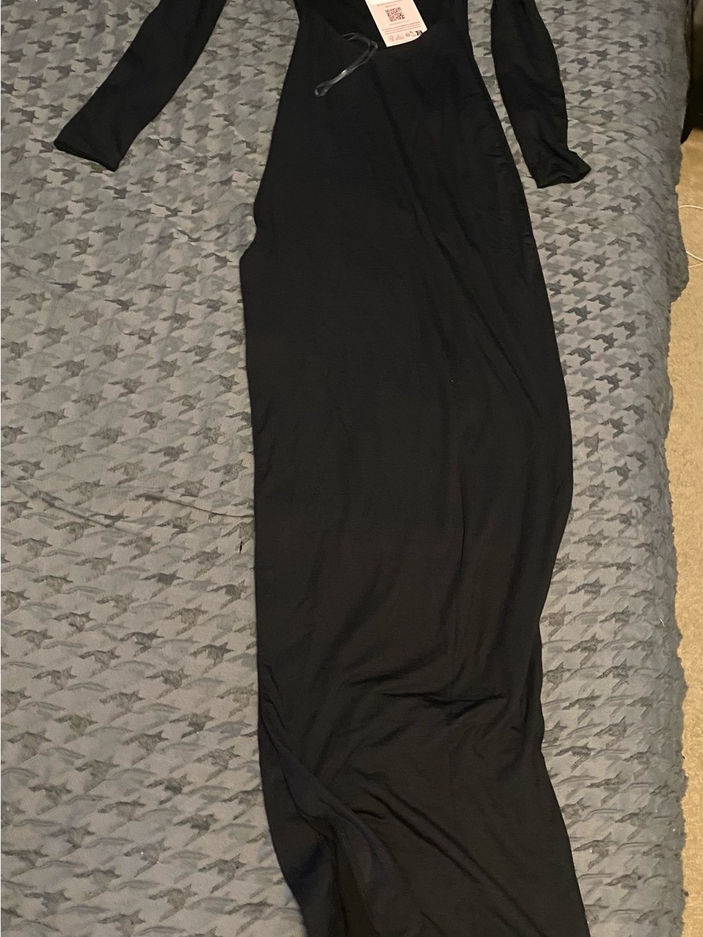 Oh Polly Long-Sleeve Maxi Dress